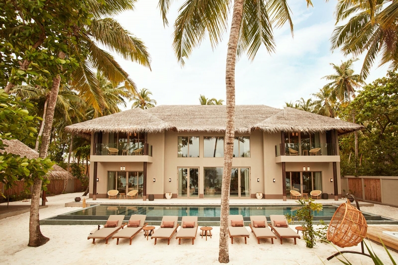 4 Bedroom Beach Residence with Pool